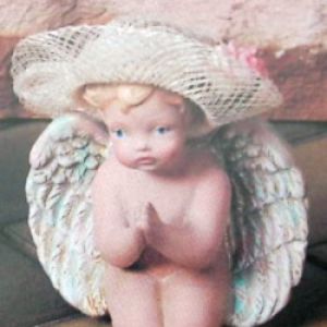 Cherub Praying