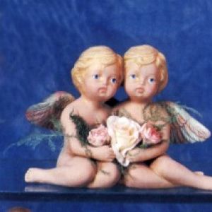 Cherubs Hugging With Heart Medium