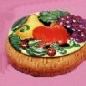 Wicker Bottom with Fruit Lid trinket box