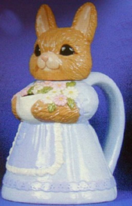 Bunny With Bouquet Teapot