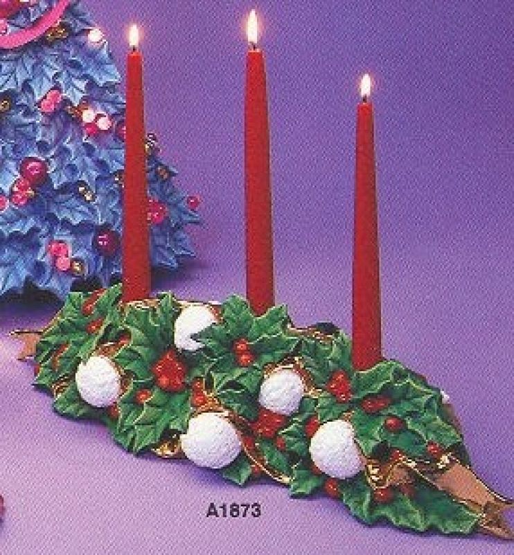 Holly Centrepiece 18