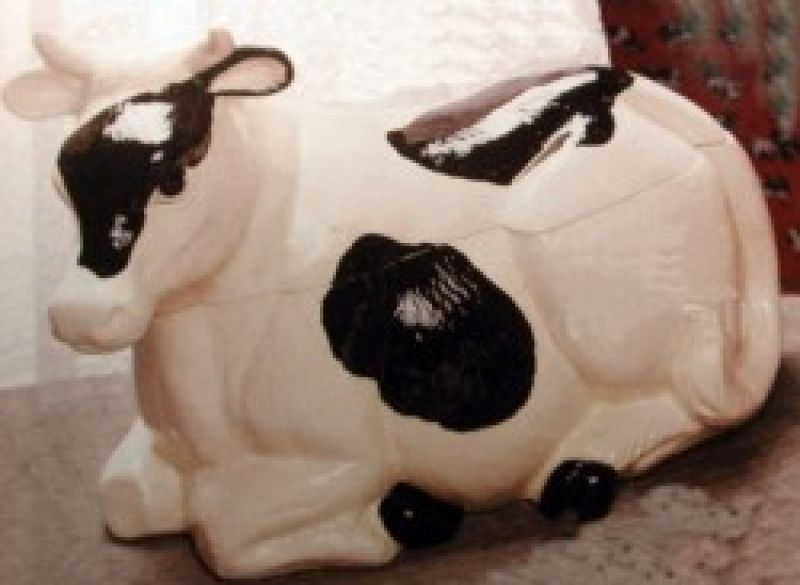 Cow Cookie Jar with lid