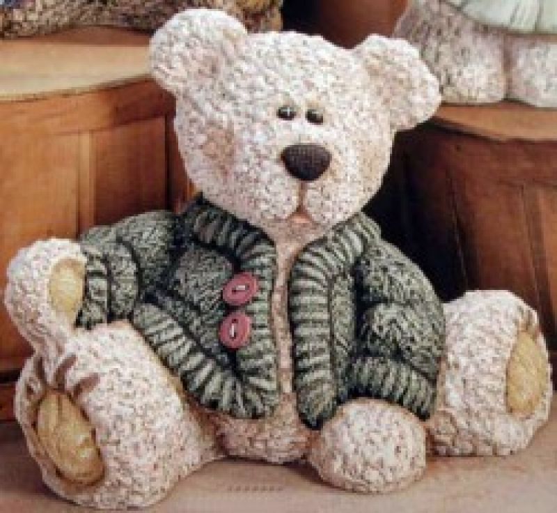 Knubby Bear With Sweater