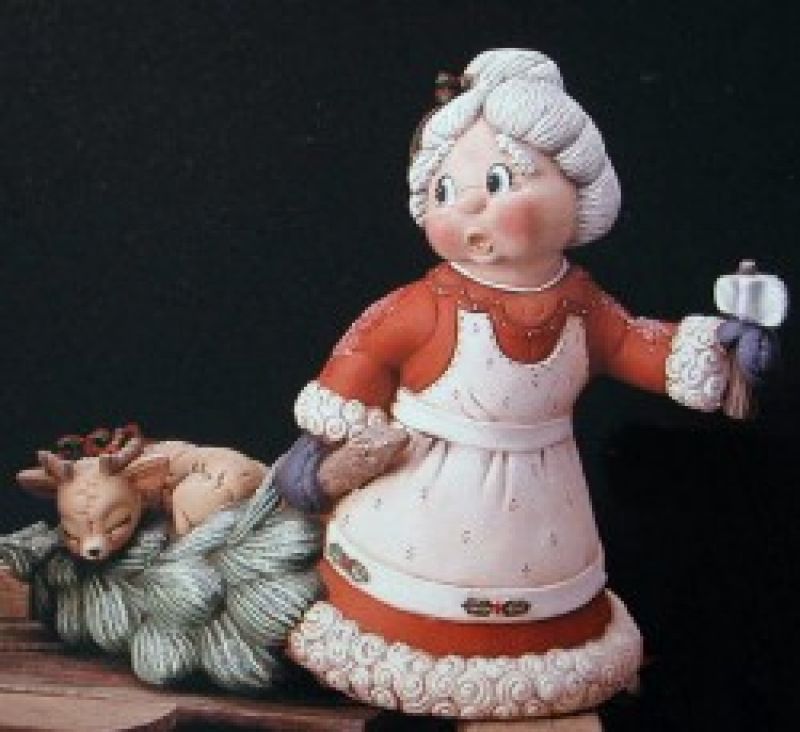Mrs Clause With Tree