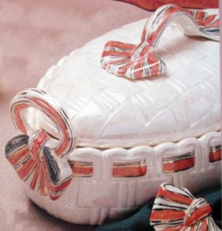 Basket weave caniste with basket top