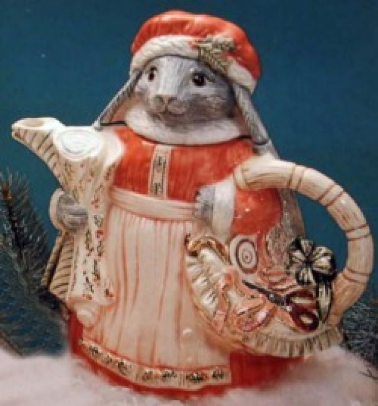 Granny Hare=Kin Teapot
