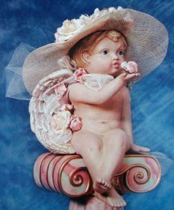 Cherub Blowing Kisses Large