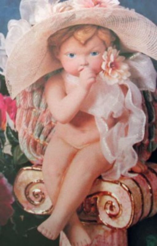 Cherub Sucking Thumb Large