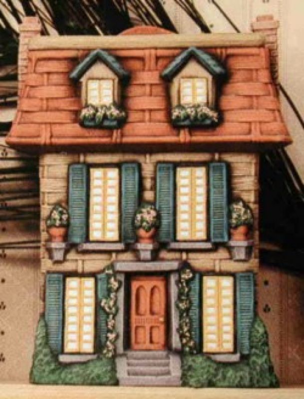 Cottage Planter/Canister with Lid - Large