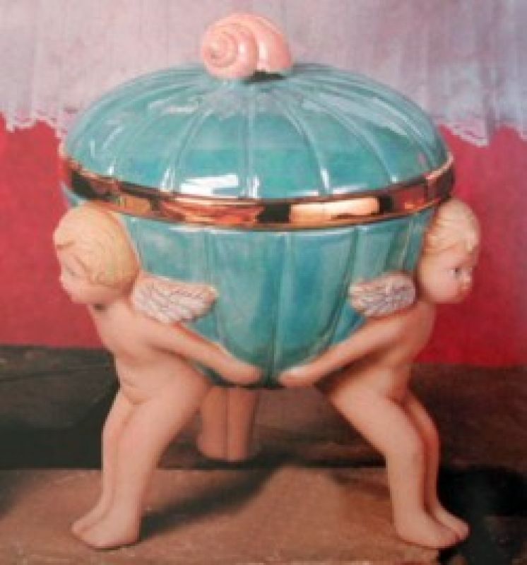 3 Cherub Holding Bow with lid
