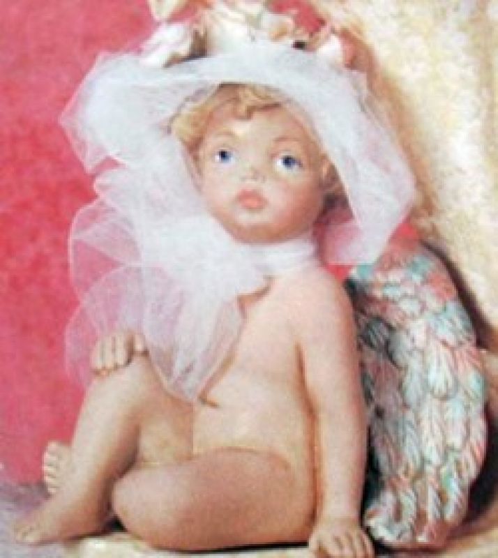 Cherub Sitting With Knee Up Medium