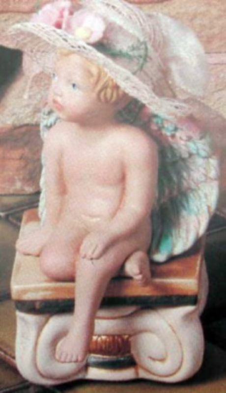 Shelf Cherub Hand Down