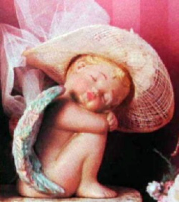 Cherub Sleeping Small Wings