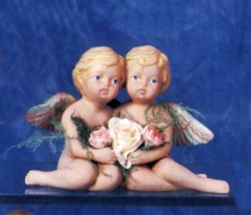 Cherubs Hugging With Heart Medium