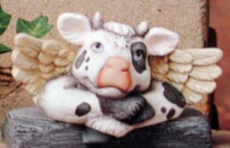 Shelf Cow With Wings