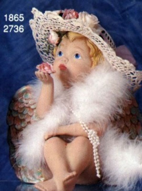 Cherub Blowing Kiss Large